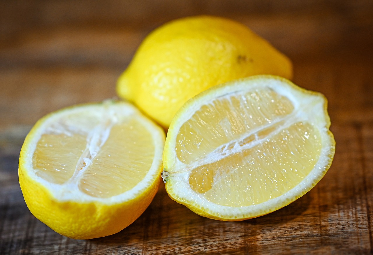 10 Creative Ways to Use Fresh Lemons in Cooking